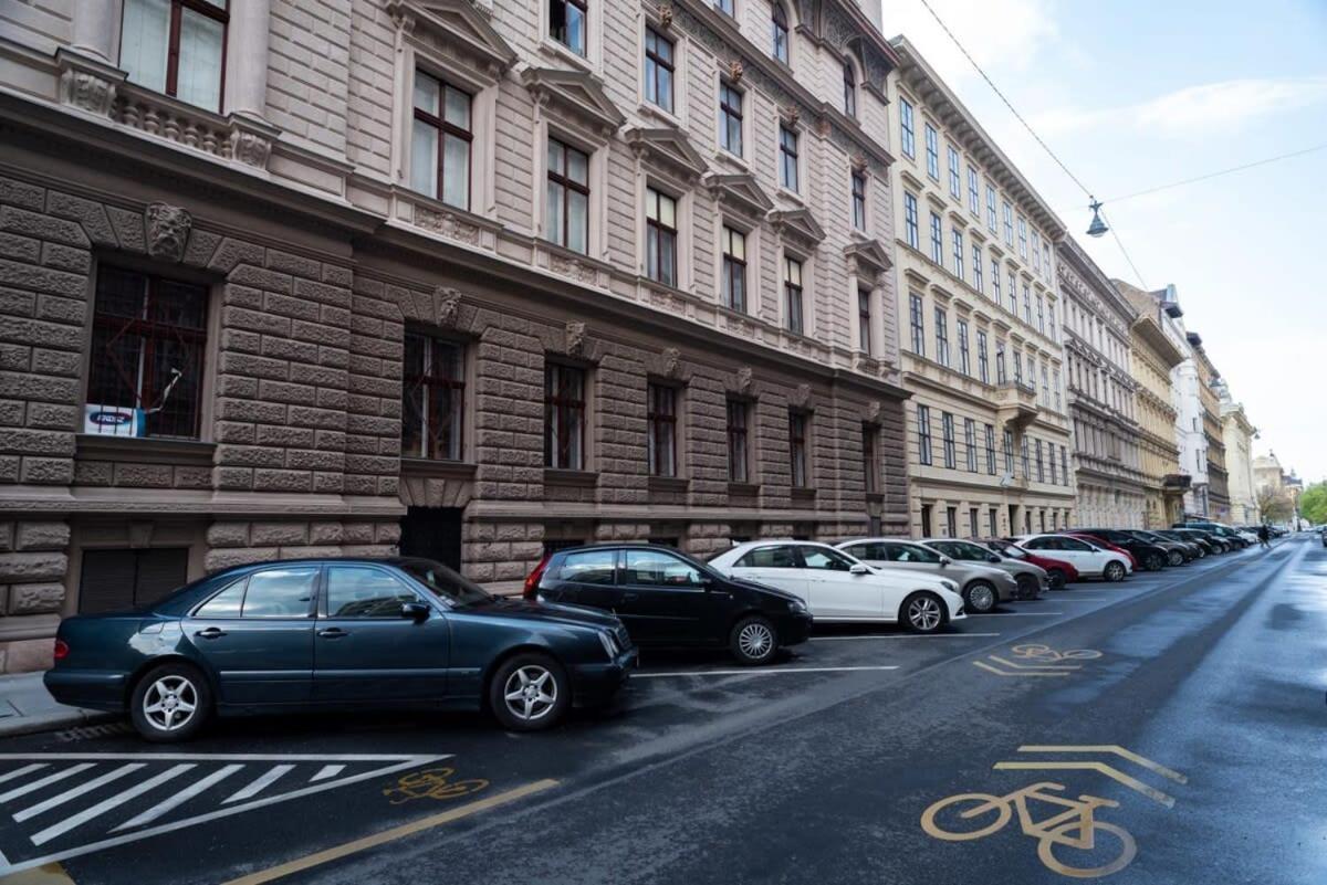 Lovely Downtown Apartment Close To The Basilica Budapest Exterior foto
