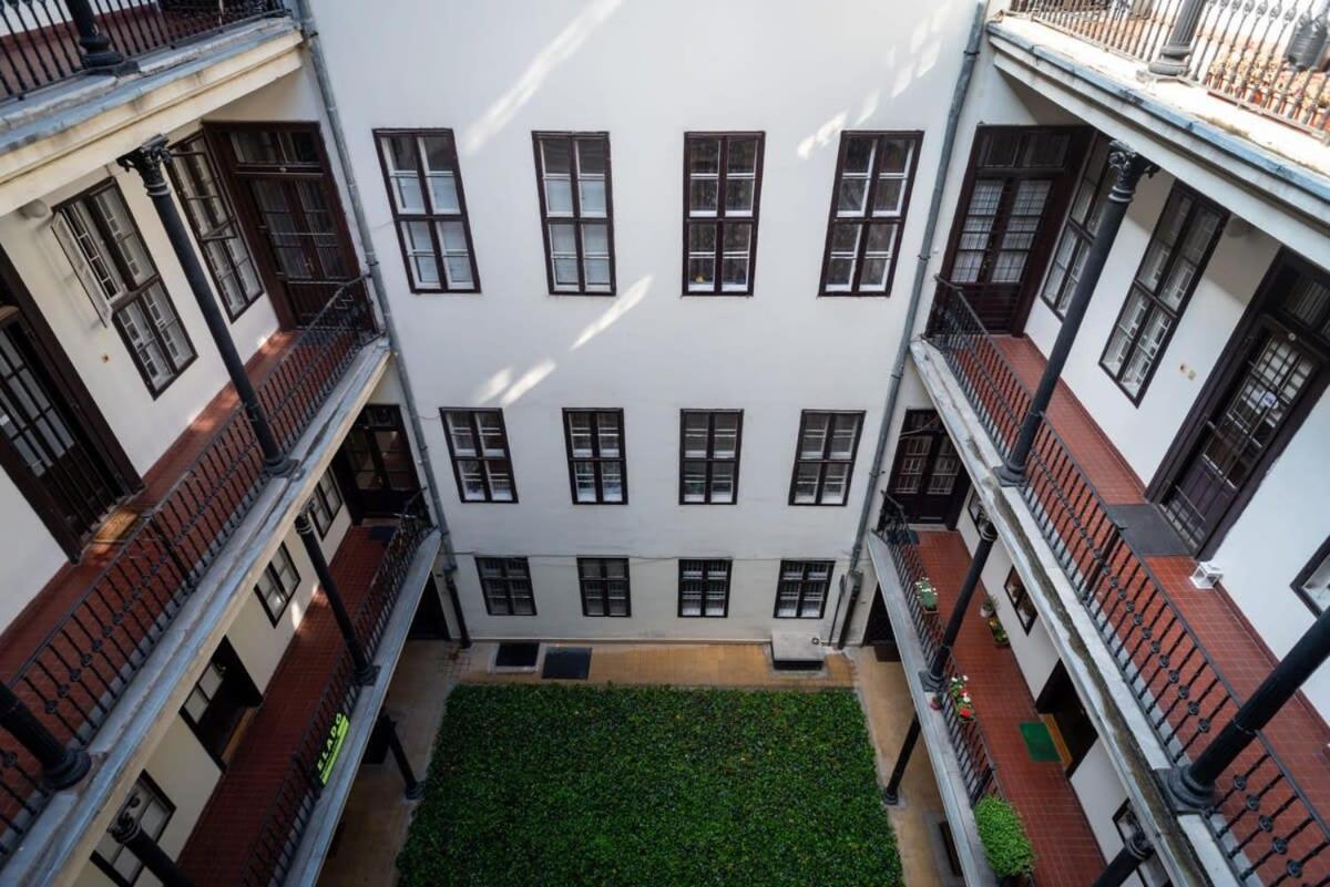 Lovely Downtown Apartment Close To The Basilica Budapest Exterior foto